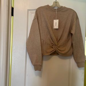 Cute cropped sweatshirt with a twist